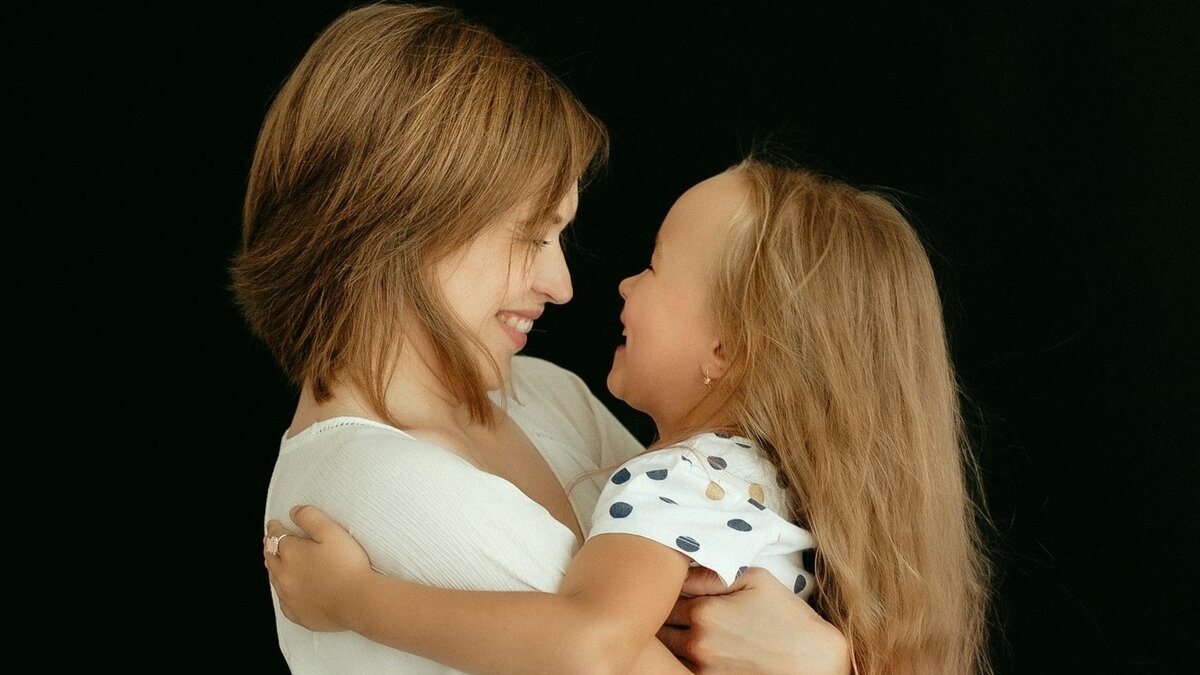 В детских глазах отражается счастье