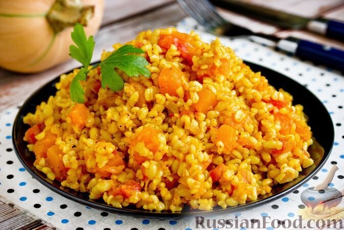 булгур, тыква, помидоры, лук репчатый, чеснок, масло подсолнечное, куркума молотая, соль, перец чёрный молотый