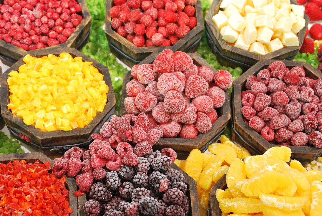 Быстро замороженые плоды и ягоды. Замороженные ягоды. Фрукты ассортимент. Замораживание овощей и фруктов.