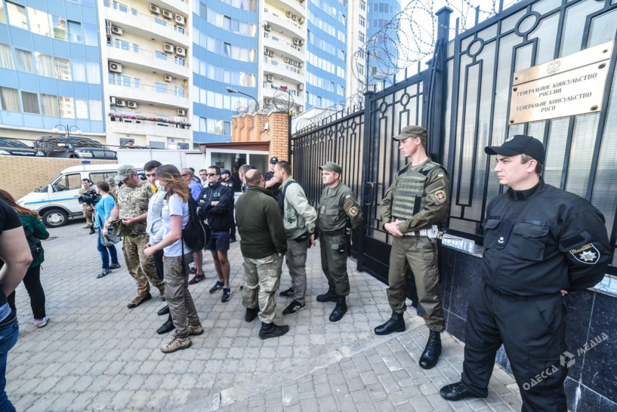 Генконсульство России на Украине в день выборов