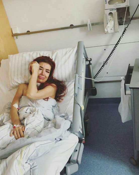 Николь Кузнецова в клинике в Германии