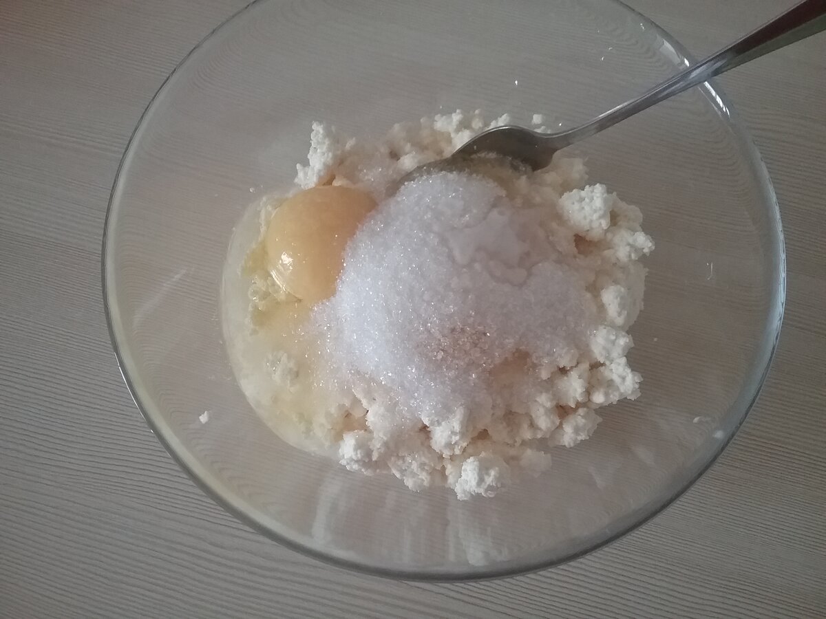 Как приготовить шоколадные творожные пончики