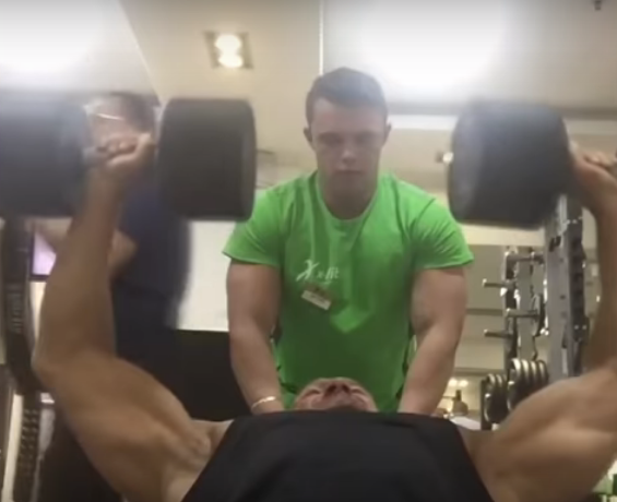 Епифанцев занимался спортом. Накаченный актер Владимир. Епифанцев в качалке. Владимир Епифанцев тренировки. Тренировки Владимира Епифанцева.