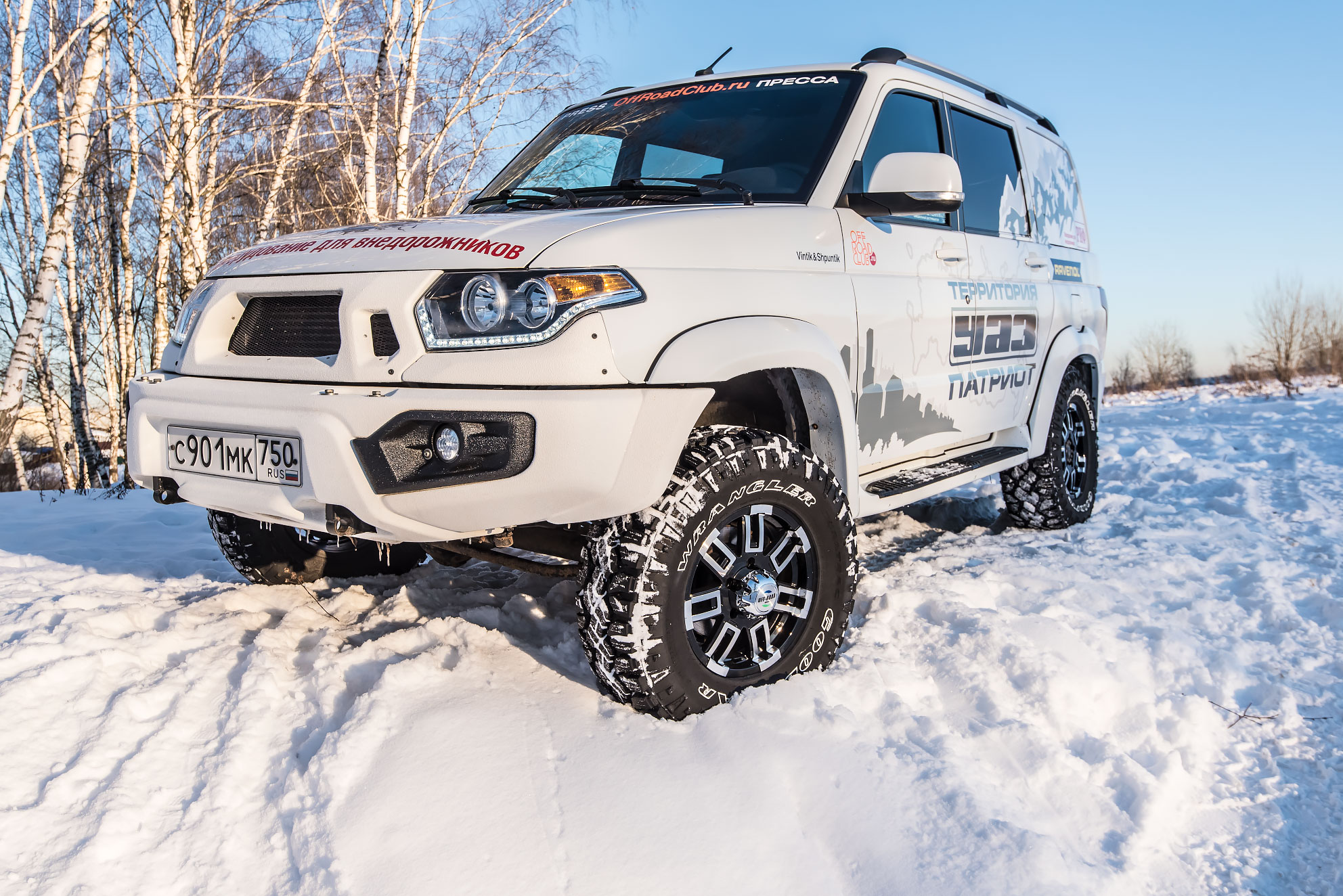 УАЗ Патриот на дисках Off-Road Wheels и шинах GoodYear Wrangler Duratrac 265/75R16