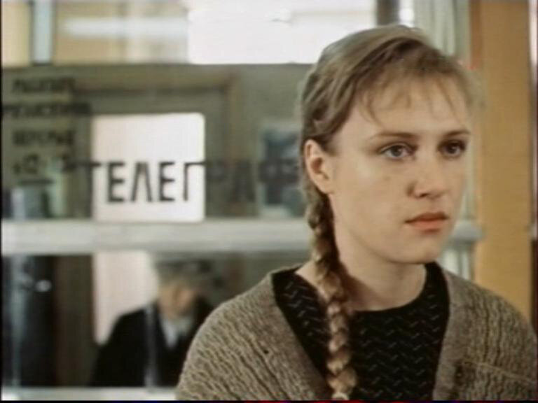 Ирина Розанова в фильме "Алый камень" (источник фото: kino-teatr.ru)