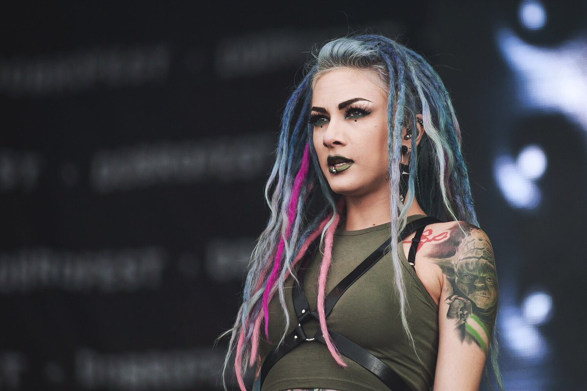 На фотографии Lena Scissorhands, автор Илья Тихановский