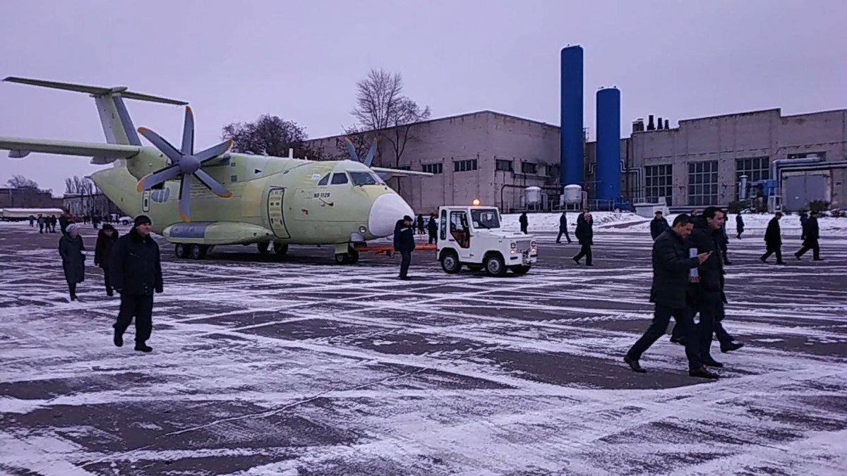Ил-112В  подготовлен к аэродромным испытаниям на земле