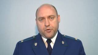 Сотни тысяч людей стоят в очереди на получение земельного участка. Почему в России многодетные, ветераны и другие льготники, и обычные граждане не могут получить себе землю для дачи или дома, а ушлые коррупционеры и дельцы, наживаются на её перепродаже?  Почему, даже когда общественники выявили факты и предоставили доказательства незаконного получения земли, преступникам удаётся избегать наказания? Мы полагаем, что все самые страшные преступления происходят при нашем попустительстве, - с нашего молчаливого согласия?!