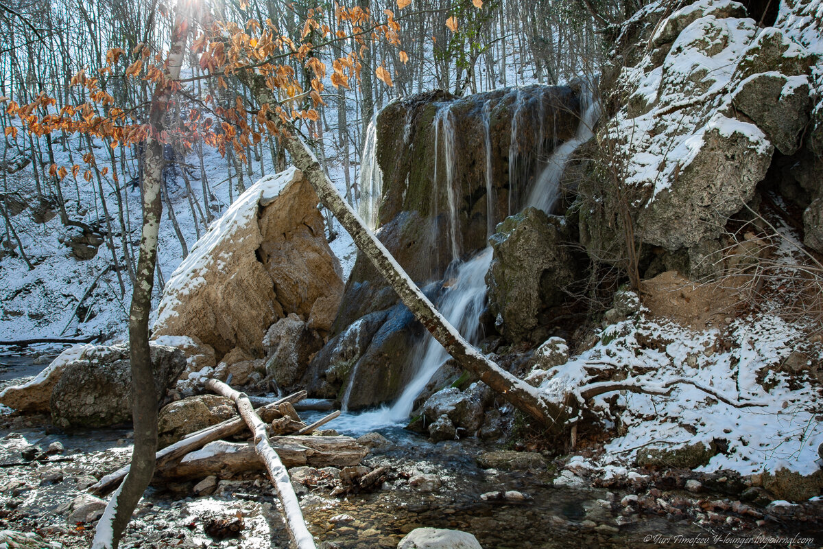 Водопад серебряные струи в крыму