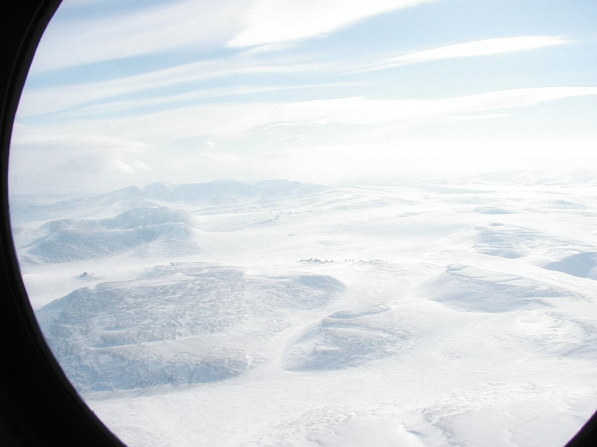 Farthest north. Чукотка вид сверху. Окно самолета. Вид из самолета. Чукотка с самолета.