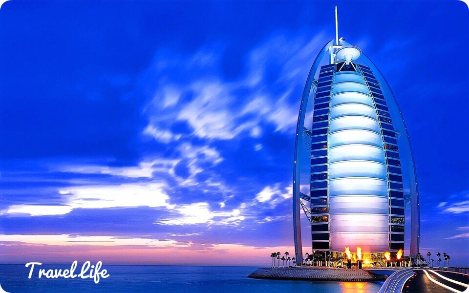 Единственный в мире отель с рейтингом 7 звёзд находится в Дубае.