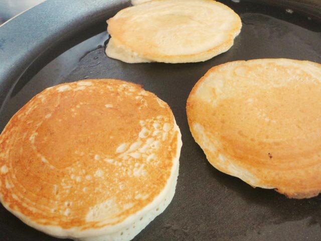 Как быстро и вкусно приготовить панкейки на кефире