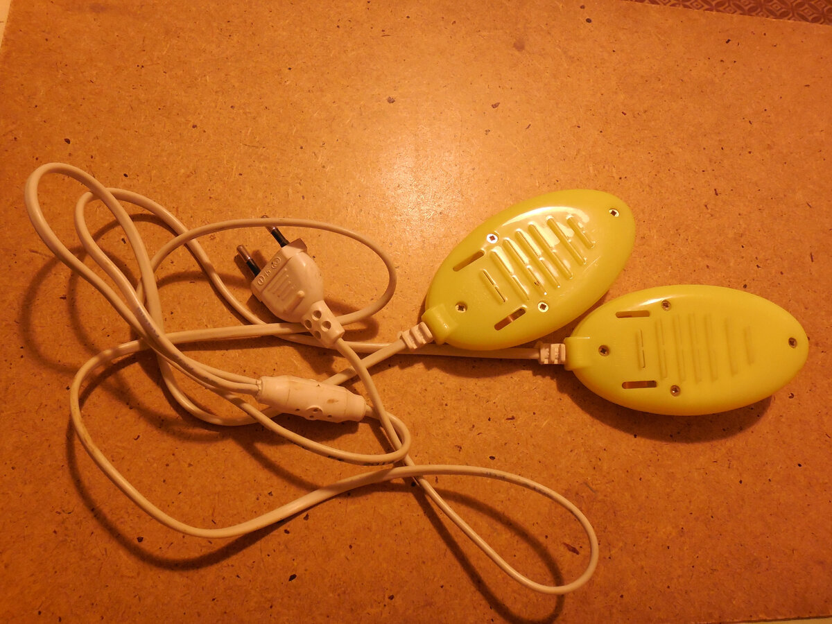 Это та полезная штуковина. Сушилка для обуви