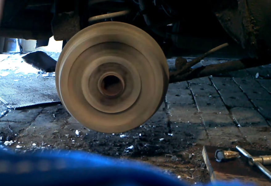 Снимаем прикепевший торомзной барабан легко, два работающих способа, без спец съемников