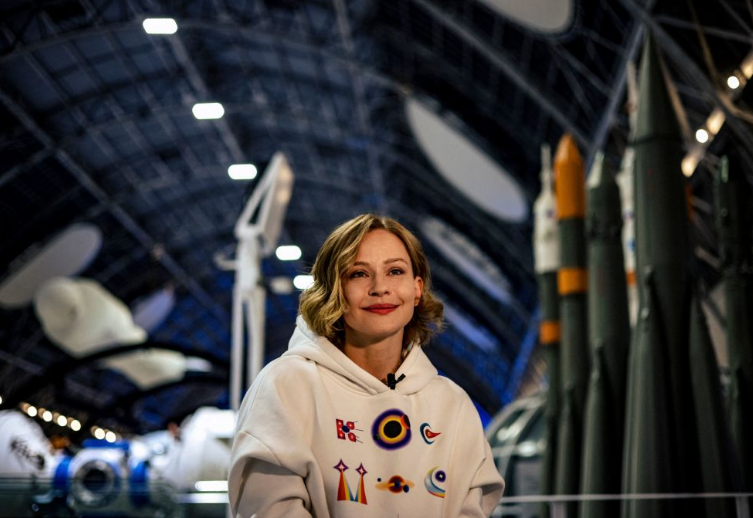 Артисты добрались до космоса — кому нужна эйфория и пиар. Для многих — это не радость и ликование, а горькое раздражение0