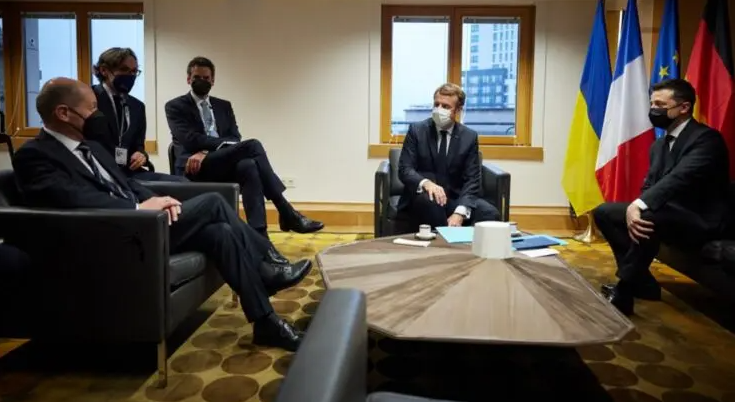 Шольц, Макрон и Зеленский в Брюсселе. Фото Офиса президента