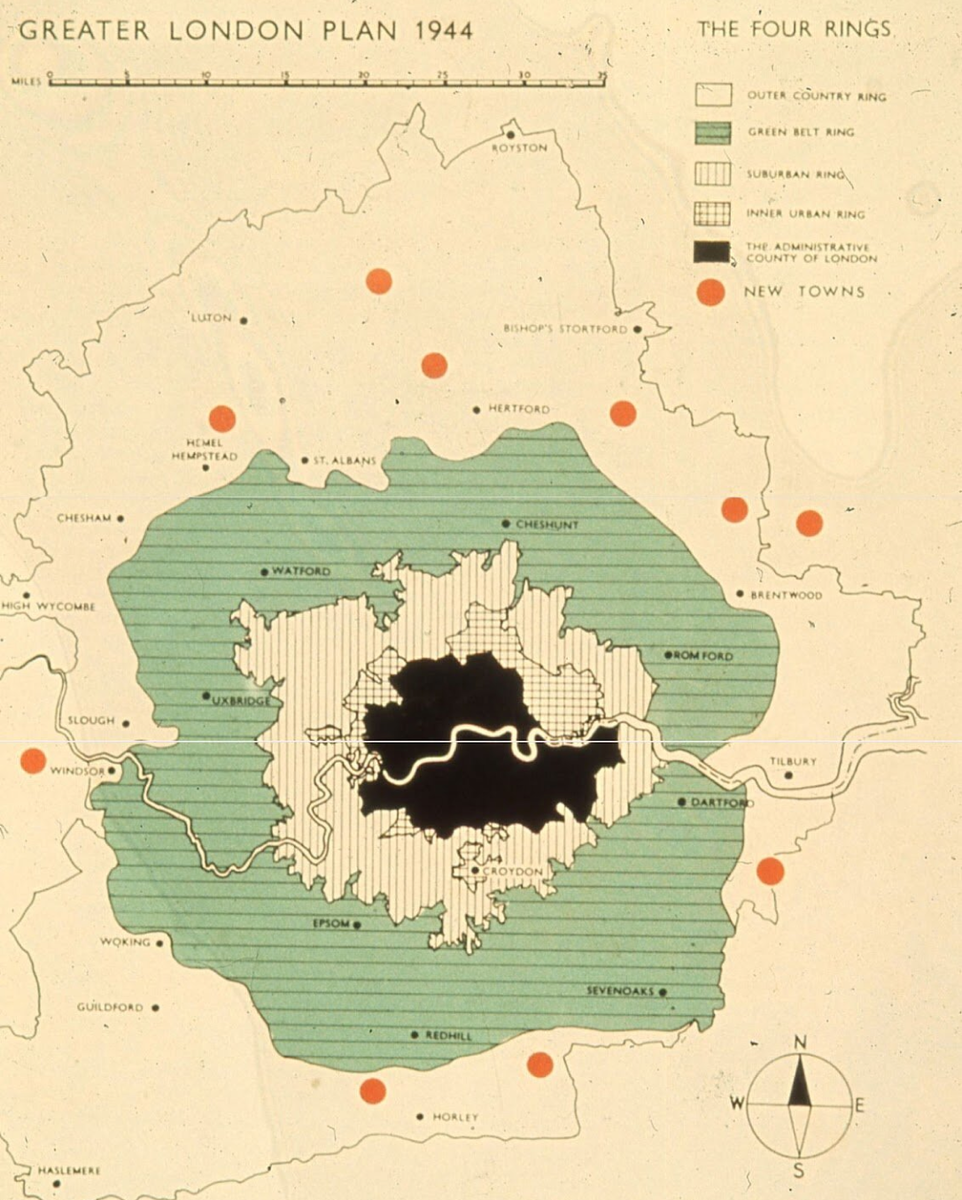 План Аберкромби (1944). Обратите внимание на зеленый пояс и красные точки — новые города