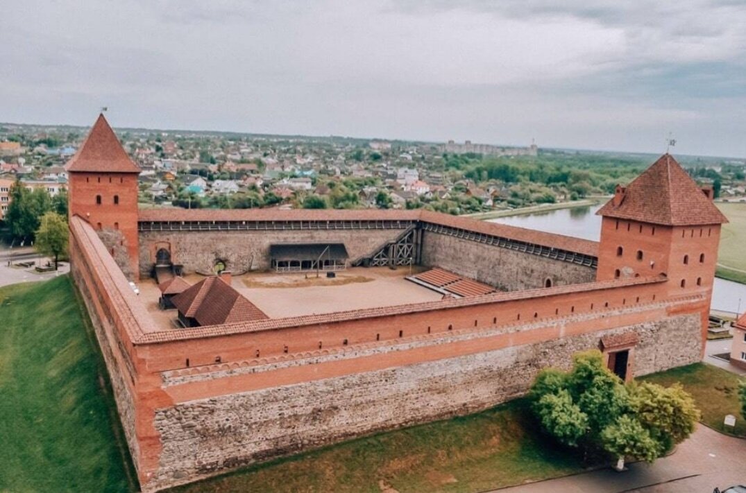 Лидский замок история