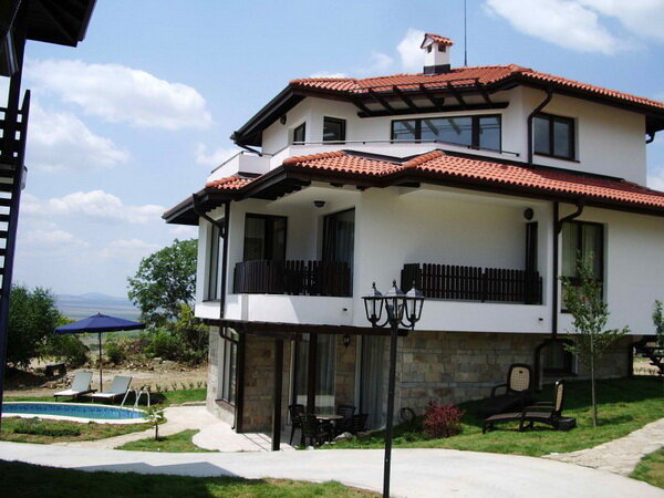 Сельские дома в Болгарии на продажу и в аренду