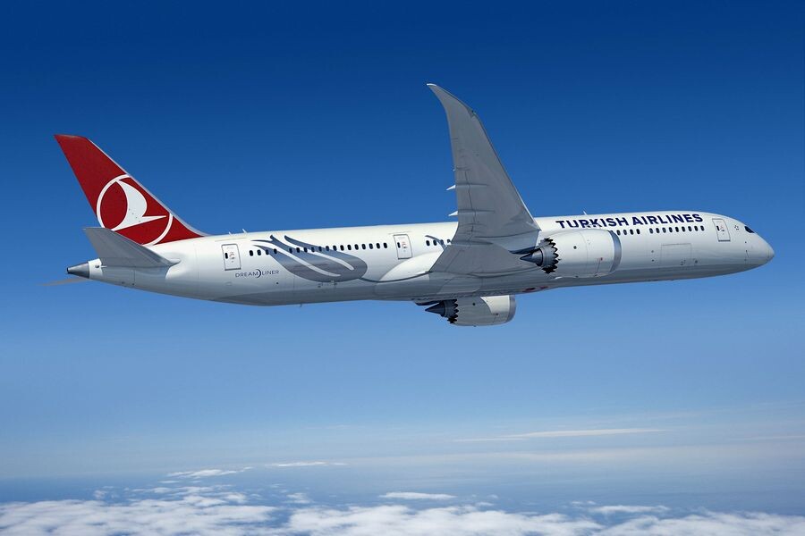Boeing 787-9 в ливрее Turkish Airlines, рекламный проспект производителя. Самолёты должны поступать в парк перевозчика для базы в новом аэропорту Стамбула