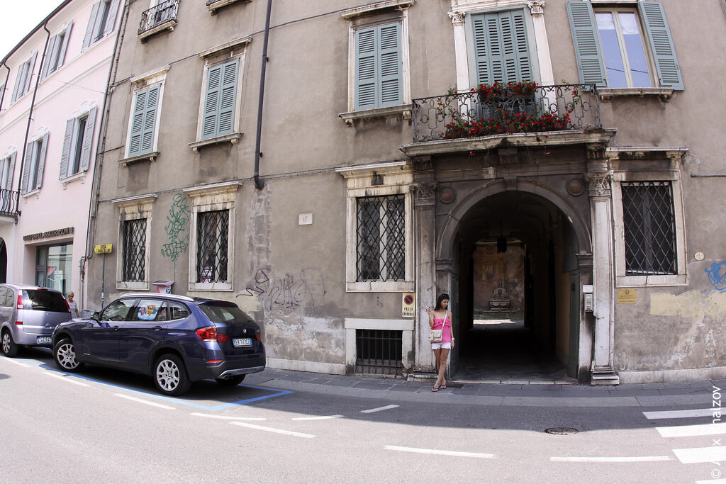  Особо меня поразило то, что в городе, где не живёт и 200 тысяч человек есть метро. И какое! Но про это напишу отдельно.
 