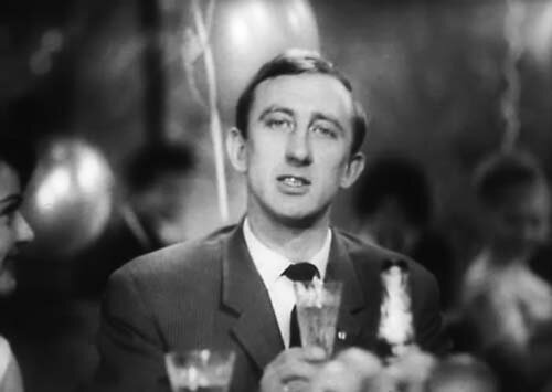 
Кадр из «Голубого огонька-1962». Фото kino-teatr.ru