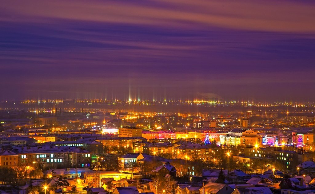 Время в орске сейчас. Город Орск. Г Орск Оренбургская область. Орск Оренбургской обл население. Ночной Орск.