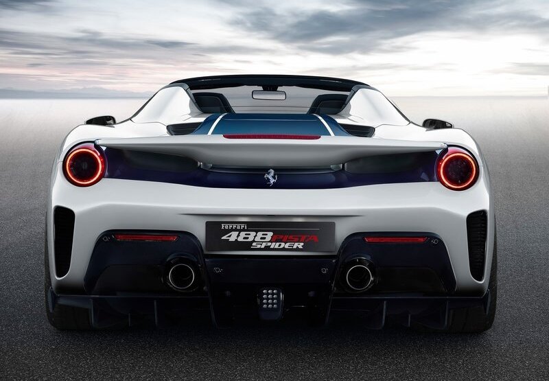 Ferrari 488 Pista Spider (вид сзади)