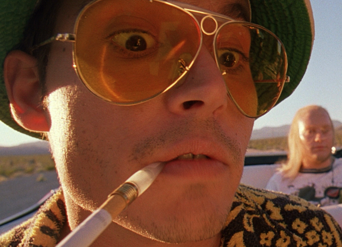 Фильм Терри Гиллиама. В ролях: Джонни Депп, Бенисио Дель Торо.