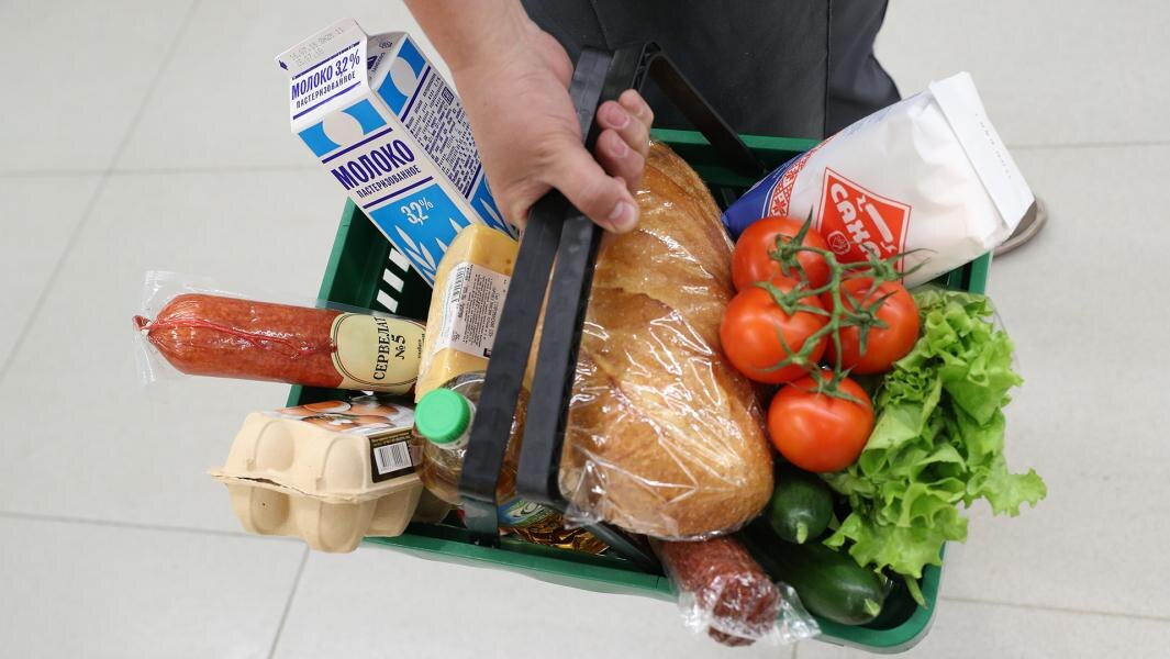 Год назад подростки из Нижнего Новгорода провели социальный эксперимент под говорящим названием «Недовес». В супермаркетах с корзинкой продуктов отправлялись к контрольным весам и проверяли добросовестность производителей. Фото: ИЗВЕСТИЯ/Артем Коротаев