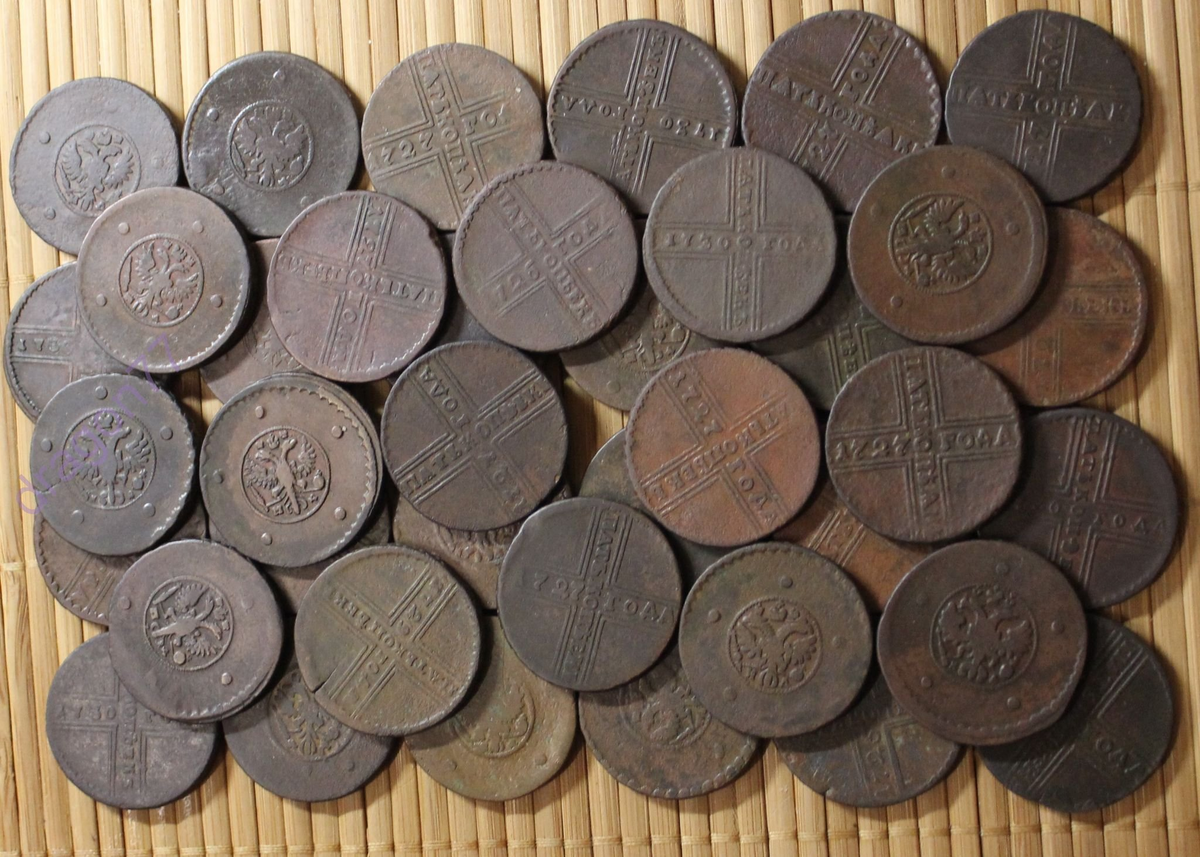 Монеты 1917. Фото пятикопеечной монеты с 7 реверсами на стебле. 7 пятаков. Пятак елизаветы петровны unc. Пятак елизаветы петровны.