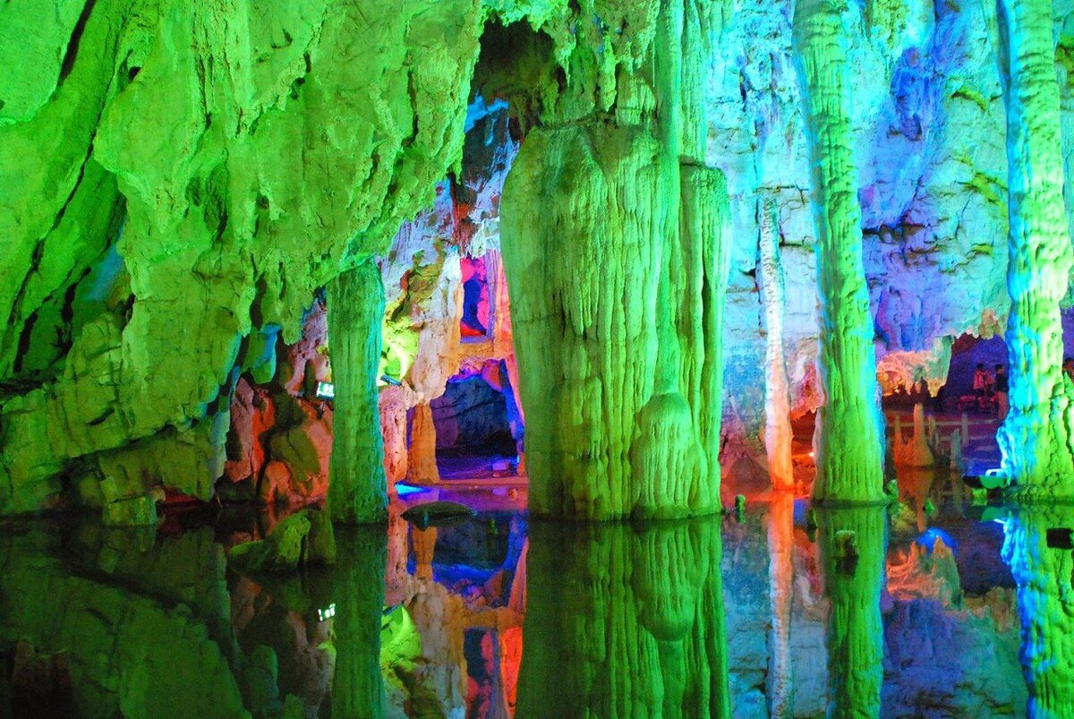 Пещера Камышовой флейты Китай