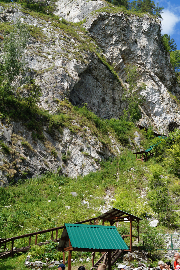 Центральный вход