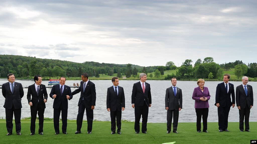 Лидеры "Большой восьмерки" в 2010 году на саммите в Канаде