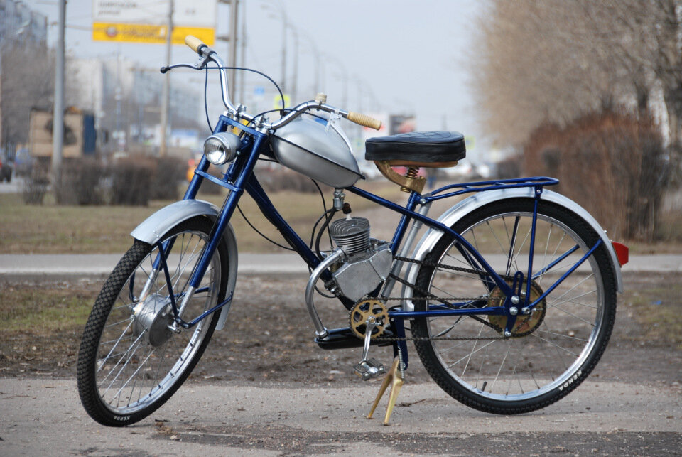 Fotoristicniy Moped