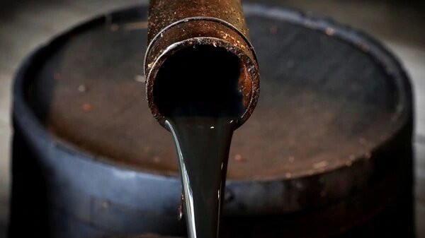 Сырая нефть - основной товар, закупаемый Германией в России. Фото: livemint.com