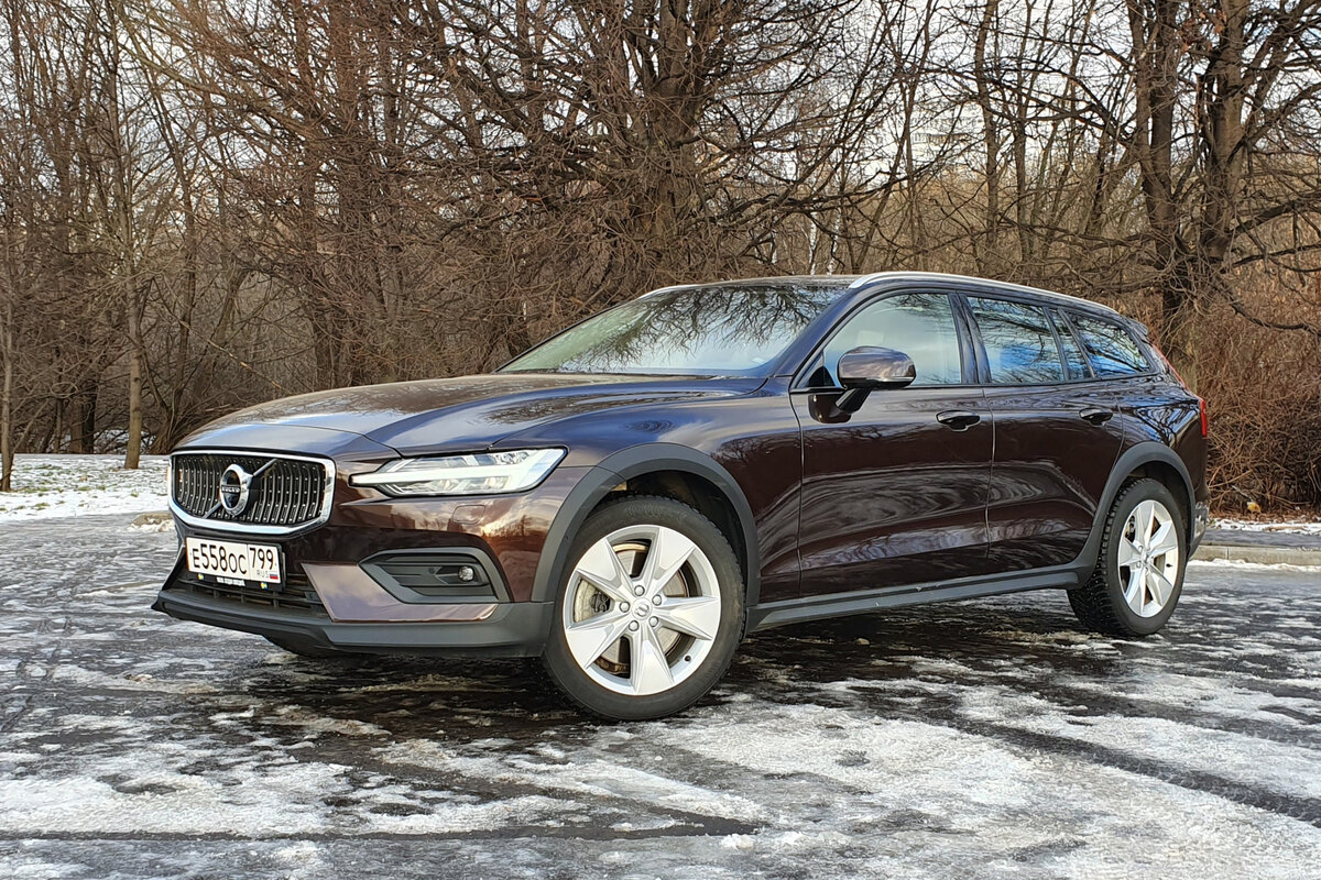 Volvo V60 Cross Country. Фото CarExpert.ru