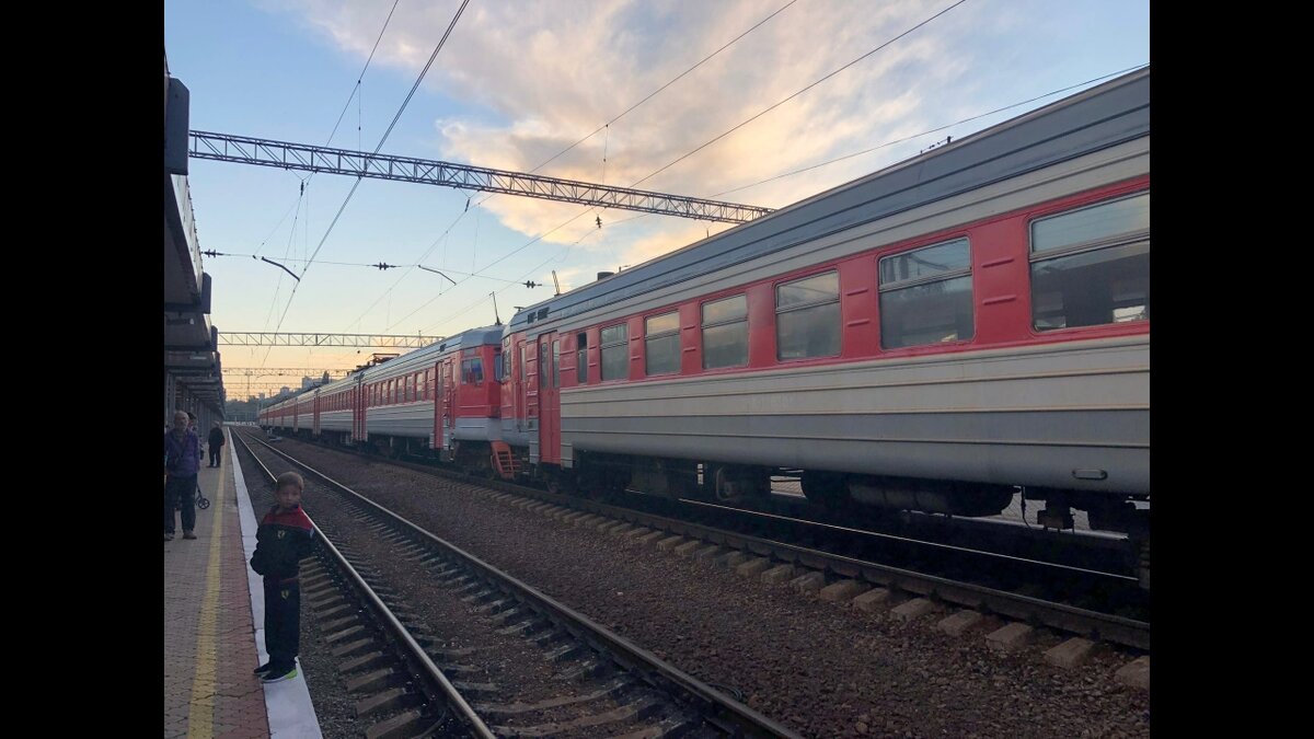 Сплотка ЭР2К1149 и 1183, во время перевозки на "материк"