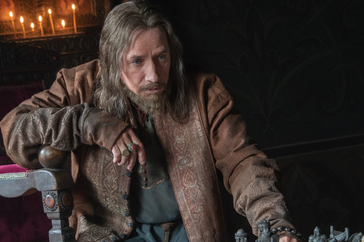 кадр из сериала "Грозный"