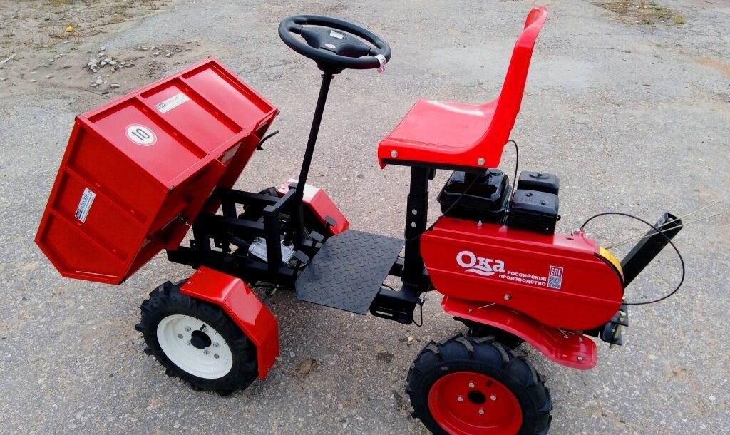 Самосвальный кузов АМП-20 можно снять при работе с передней навеской