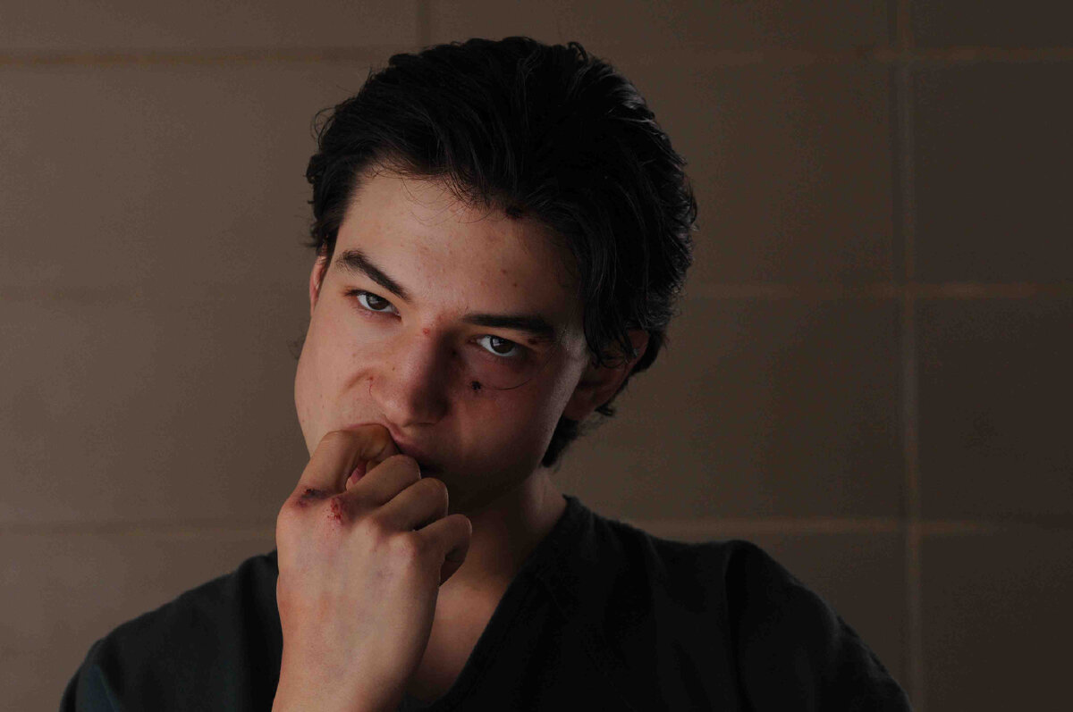 Актёр Эзра Миллер, сыгравший Кевина