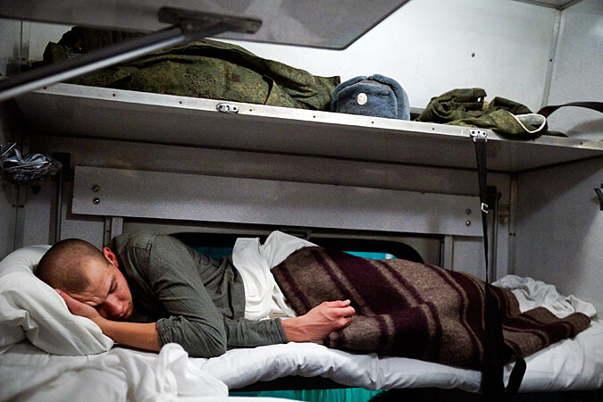 солдат спит...