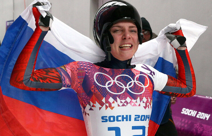 Российская спортсменка Елена Никитина, завоевавшая бронзовую медаль в соревнованиях по скелетону среди женщин на зимних Олимпийских играх в Сочи © Станислав Красильников/ ТАСС