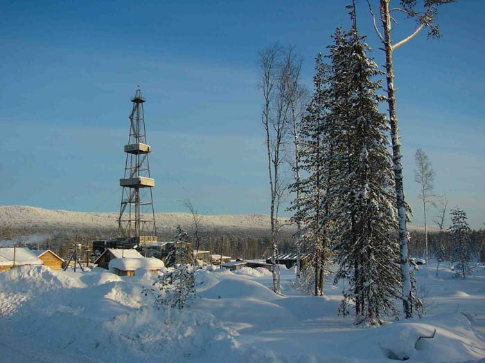 Буровая солмек sm-9. Бауэр буровая бг7. Нефтяная буровая зимой. Вышки буровых установок. Буровая 7 нижневартовск.