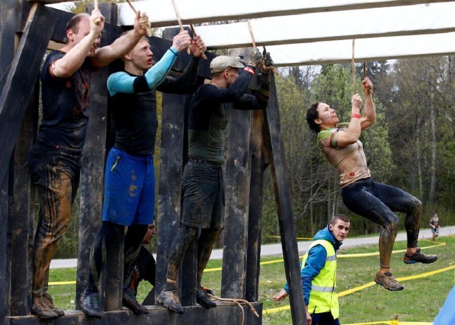 Экстремальный бег. Забег с препятствиями. Гонка героев. Бизон соревнования на. Ocr гонка с препятствиями.