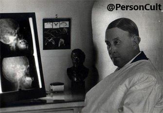 Доктор Эгаш Мониш