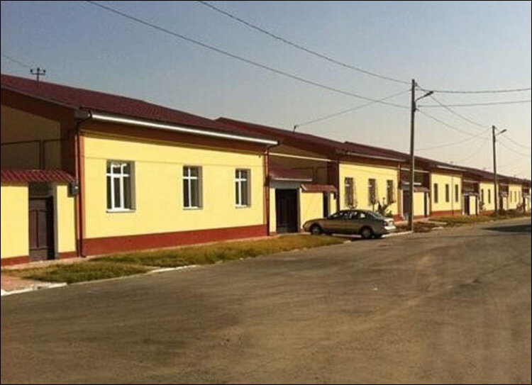 Типовые дома в сельской местности Узбекистана. Фото с сайта Ozodlik.org