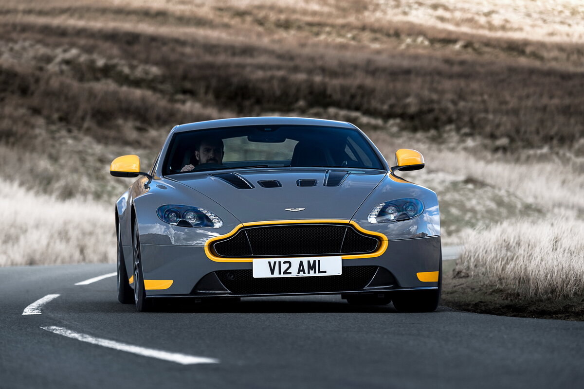 Источник: www.topspeed.com/cars/aston-martin/2017-aston-martin-v12-vantage-s-ar172941.html