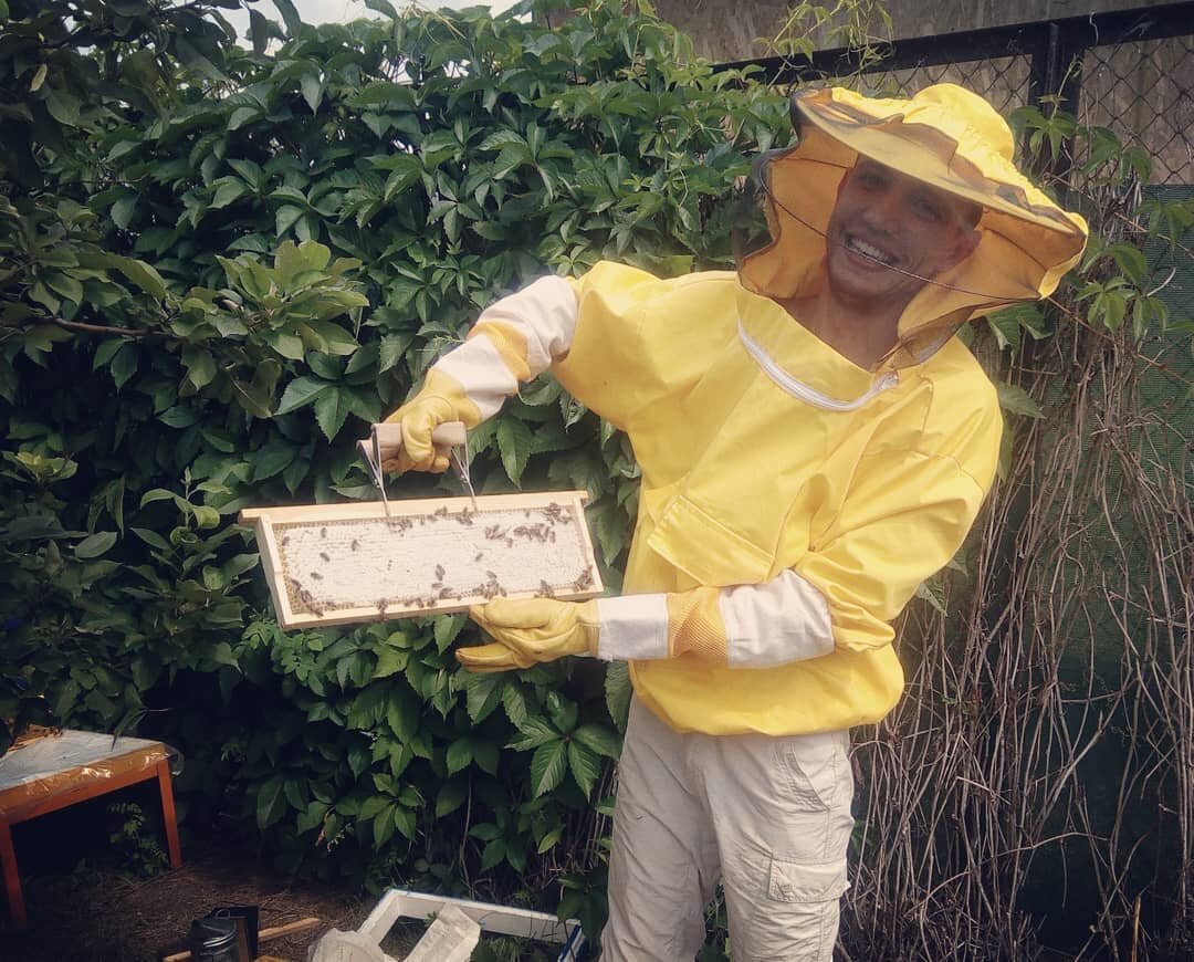 Первая весенняя качка меда на 145 рамках.