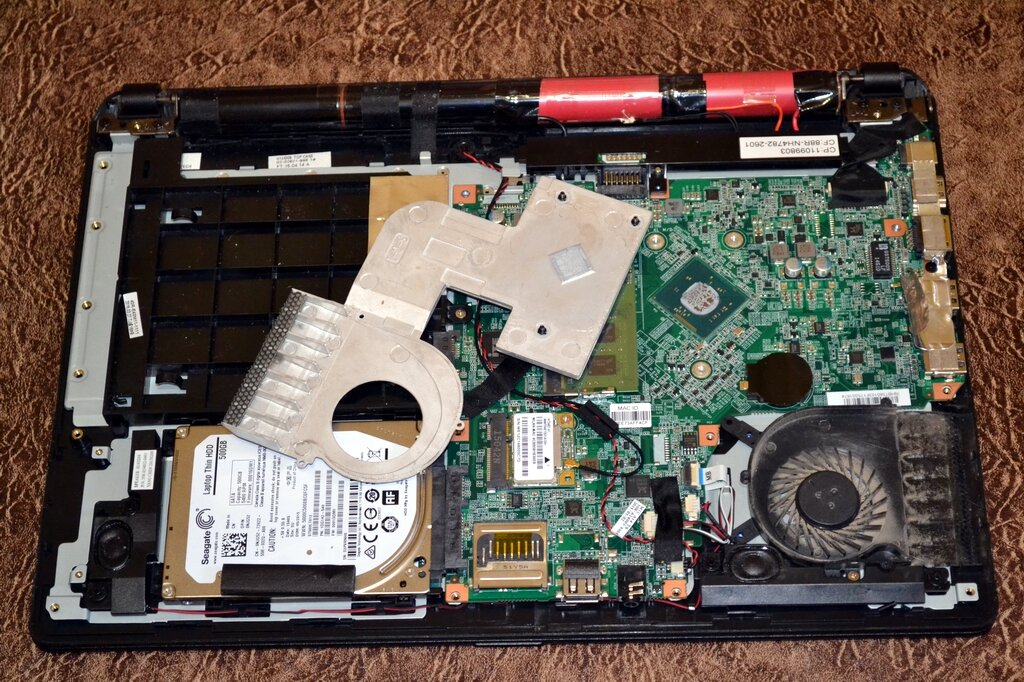 Забавное охлаждение - громоздкий теплоотвод и "жиденький" радиатор 